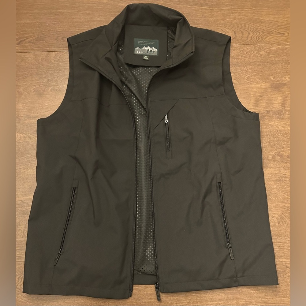 lululemon athletica Men's Black Vest